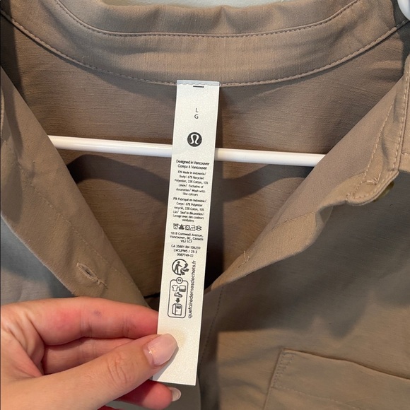 NWT Lululemon Lululinen Relaxed Button-Up Size Large Sheer Oak - Picture 6 of 9